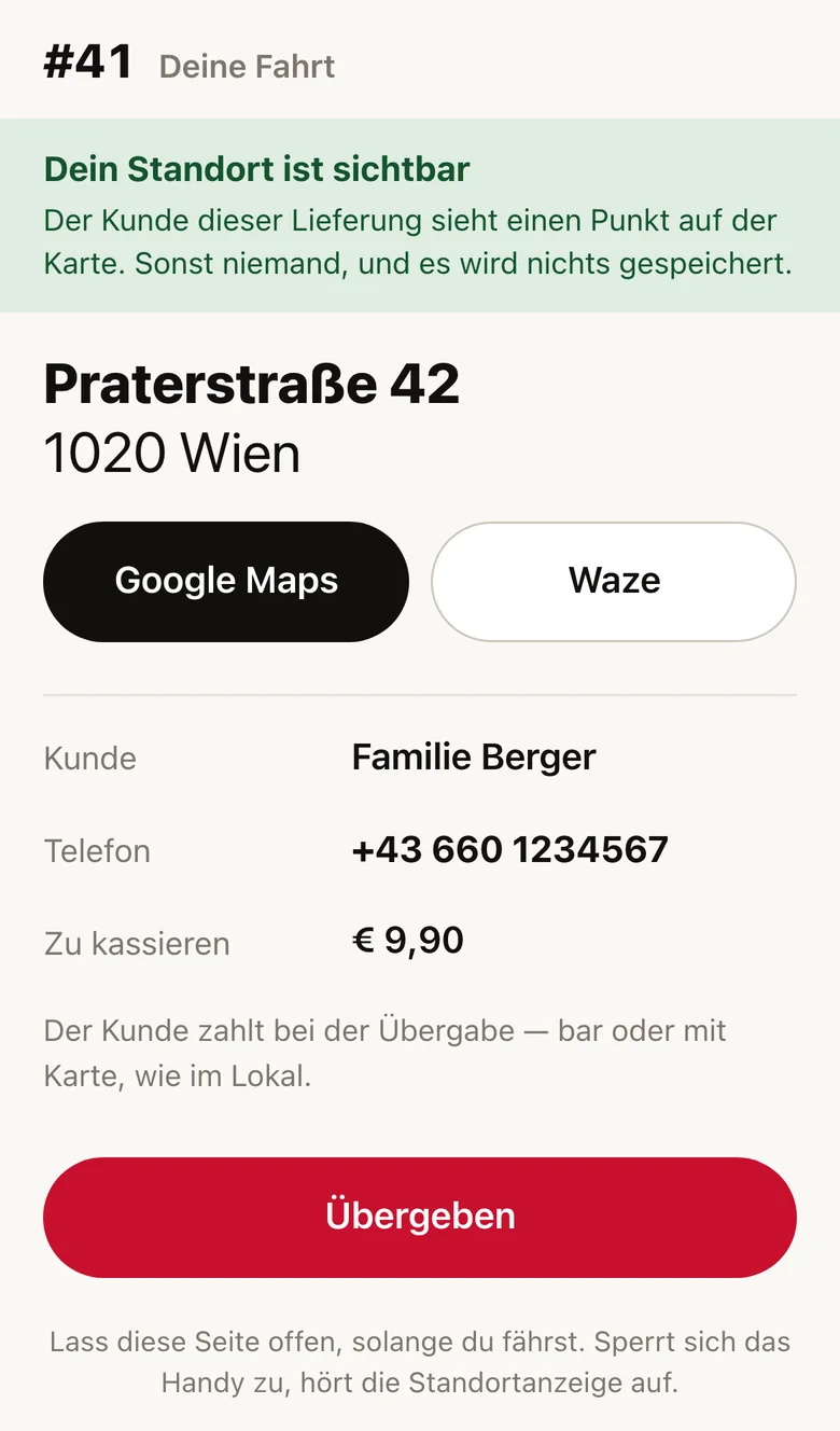 Fahrt eines Fahrers: Adresse, Knöpfe für Google Maps und Waze, Kunde, Telefon, zu kassieren 9,90, Knopf Übergeben